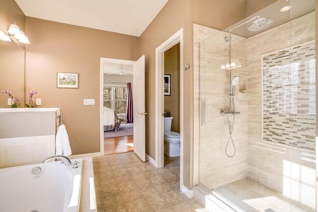 Photo - 7 Glen Ct Unit B1