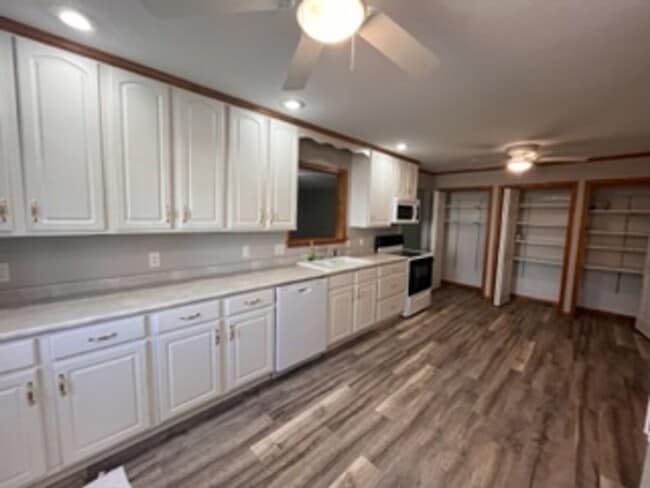 Photo - Single Family 2 bedroom 2 bath in LeClaire House