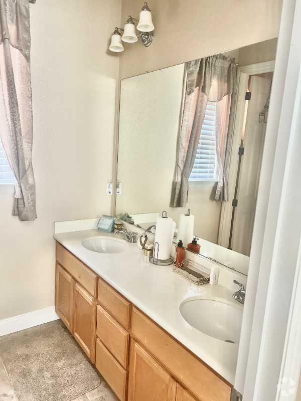 Building Photo - 107 Sage Sparrow Cir Rental