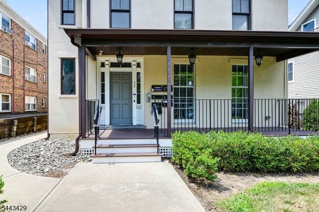 Photo - 52 Elm St