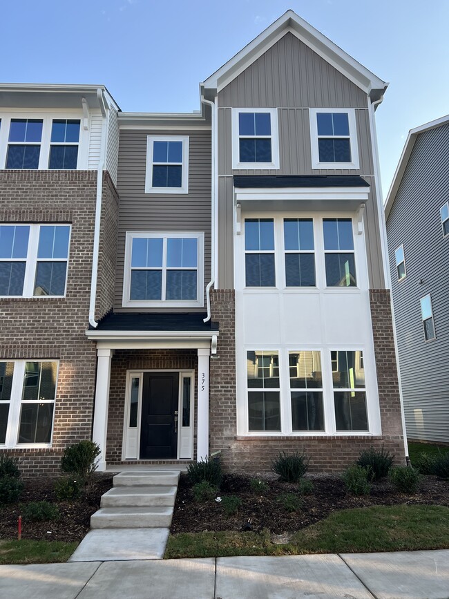 Building Photo - 375 Chesapeake Cmns St