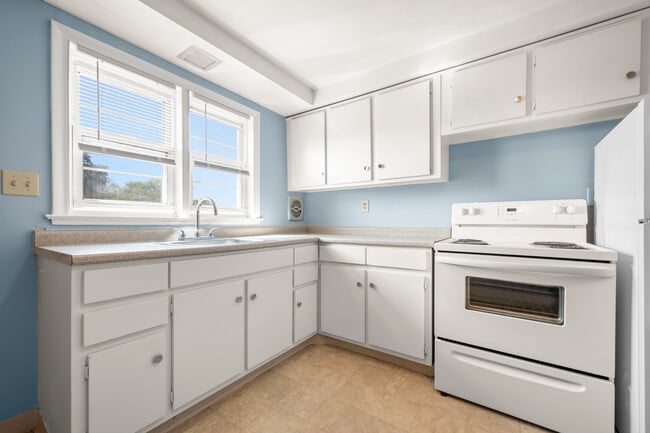 Photo - 35 Deerfield Ct