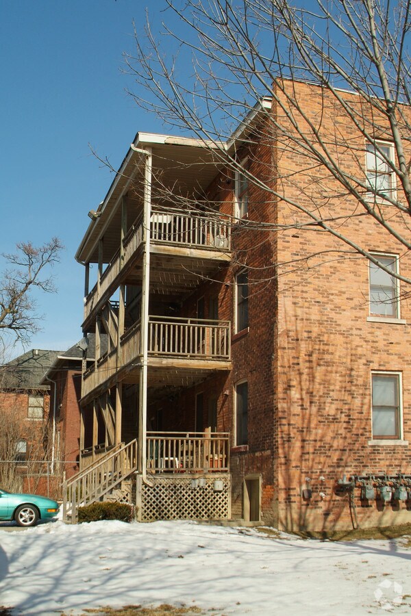 Photo - Algonquin Apartments
