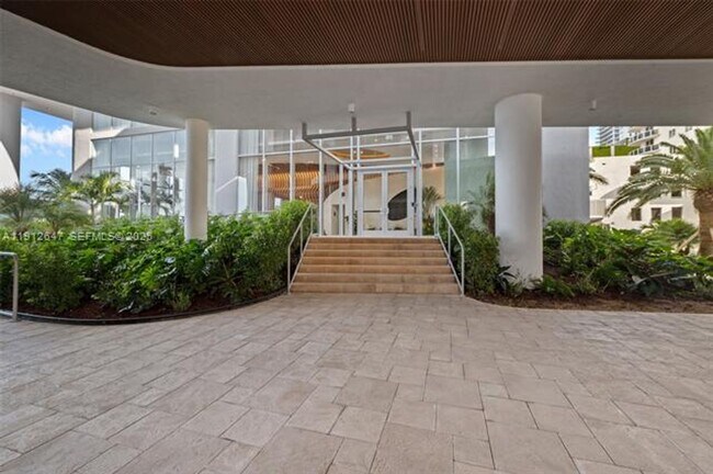 Photo - 700 NE 24th St Unidad 700 NE 24th St  5606