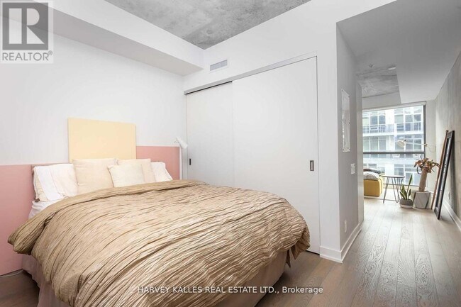 Photo - 39 Brant St Unit 717