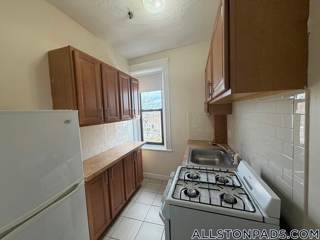 Building Photo - 1160 Commonwealth Ave