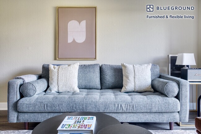 Photo - 766 Edgewater Blvd Unidad FL3-ID617