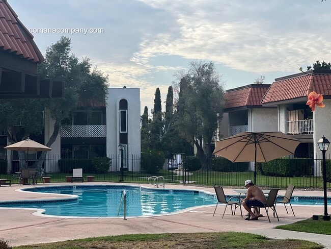 Building Photo - Beautiful 2 bedroom Condo Unit 21