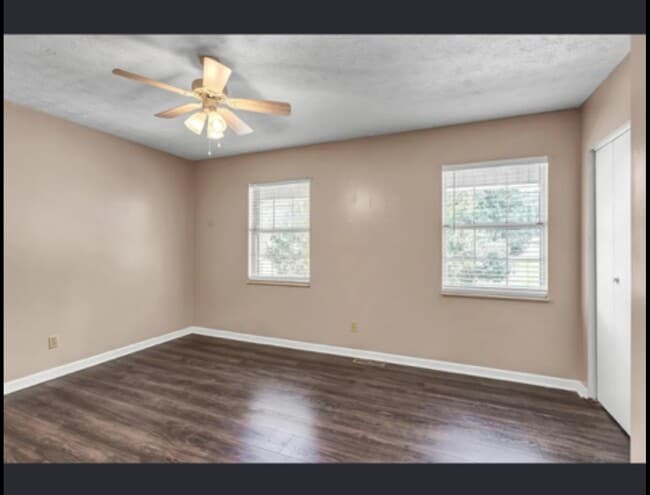 Photo - 686 Bethany Ct