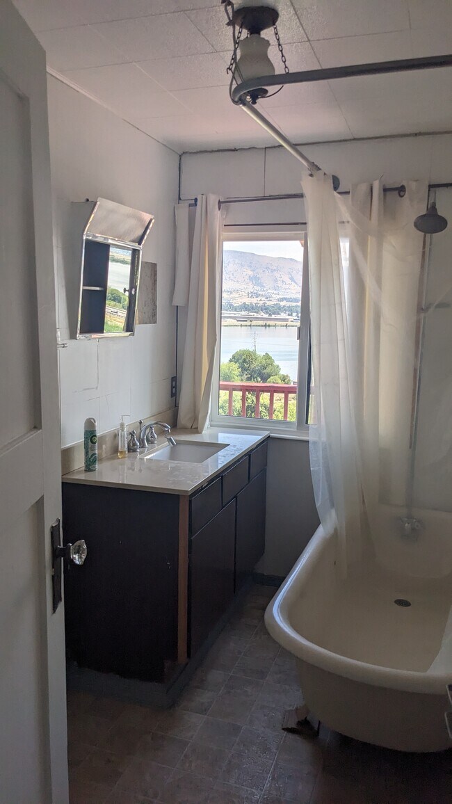 334 Lewis St Apartments For Rent in Klamath Falls, OR