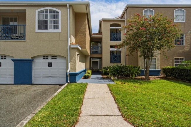 Building Photo - 7300 Westpointe Blvd Unit 725