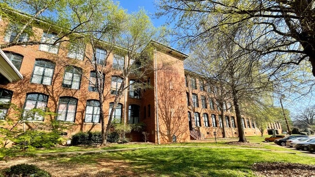 Building Photo - 201 S Hoskins Rd Unit #317 Rental