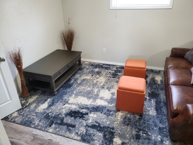 Photo - 6863 Chippewa Rd