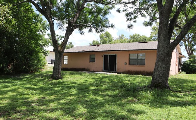 Photo - Cute 3 bedroom 2 bath 1 Car Garage  $1`650.00 Call Carole Arcaro 386-216-4900 Deltona Lakes Realty
