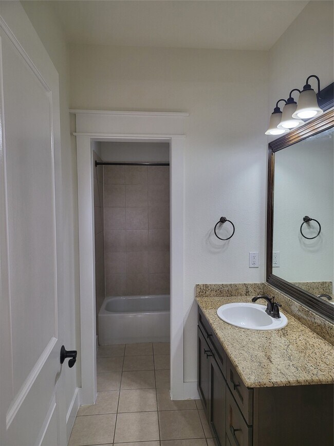 Photo - 2423 Roufa Rd