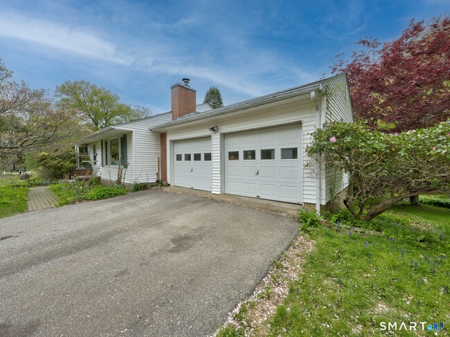 384 Woodland Rd