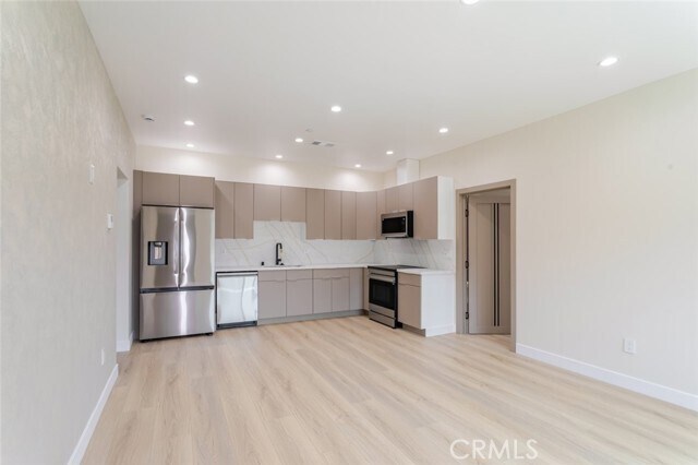 Photo - 11120 Emelita St