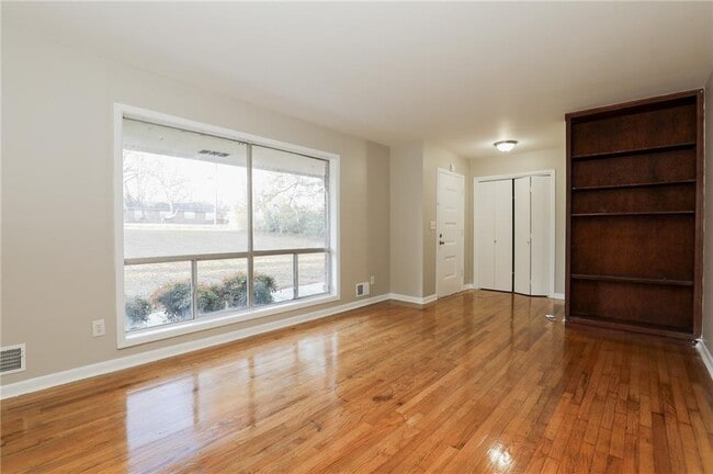 Photo - 507 Menefee St