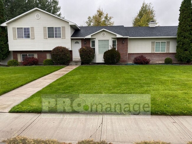 Building Photo - 1743 Deer Valley Dr