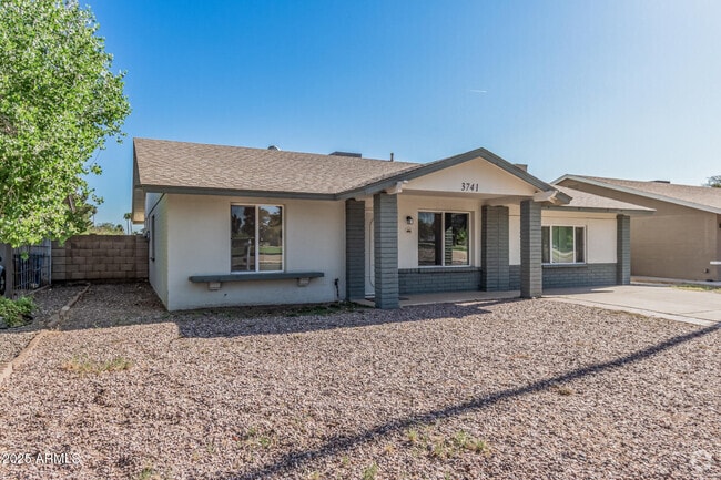 Building Photo - 3741 W Poinsettia Dr Rental