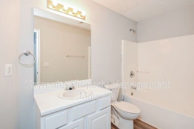 Photo - 4819 Lake Park Terrace