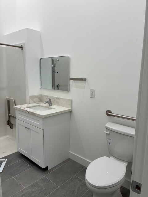 447 W 74th St