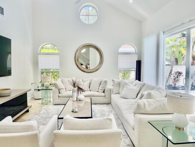 Photo - 3567 Commodore Cir