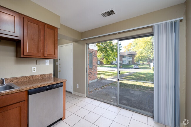 2BD, 1.5BA - 990SF - Dining - Patchen Place Apartments
