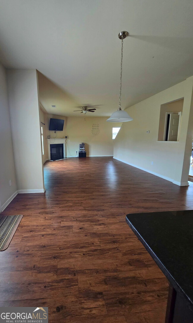 Photo - 245 Silver Willow Walk