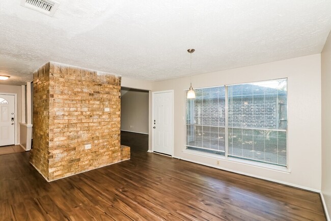 Photo - 15306 Evergreen Pl Dr