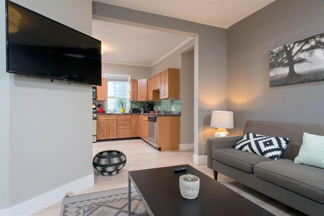 Photo - 184 Green St Unit 2