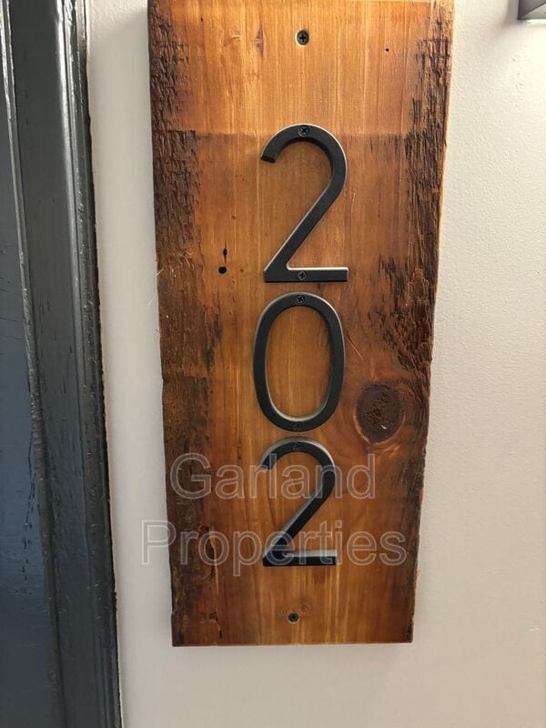 Building Photo - 73 W Main St Unit Apt 202