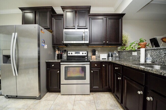 Photo - BEAUTIFUL TOWNHOME- SHOWING BY APPOINTMENT ONLY