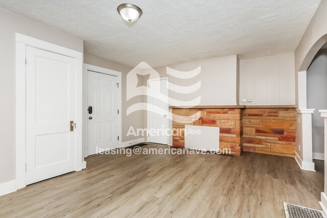 Photo - 329 Pointview Ave