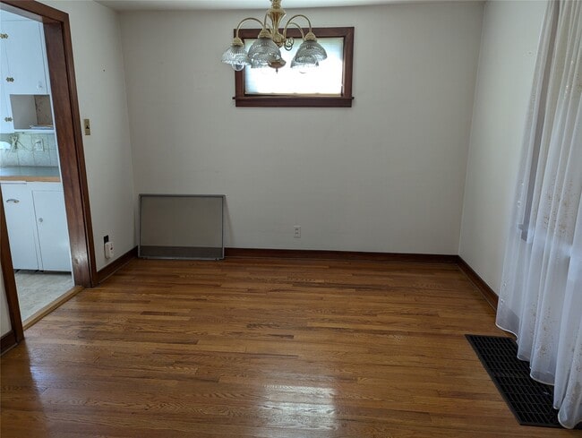 Photo - 10 Bidwell St