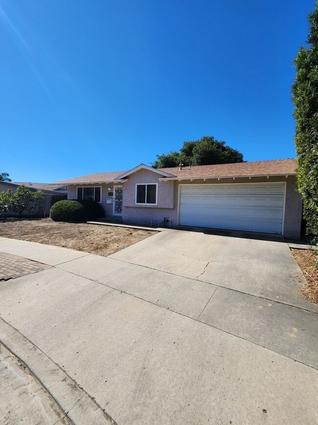Photo - 3 Bed House in Clairemont with Canyon Views