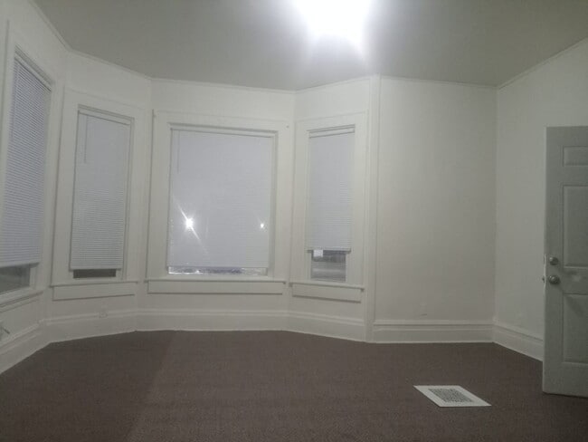 Photo - 2334 W National Ave Unit 2334