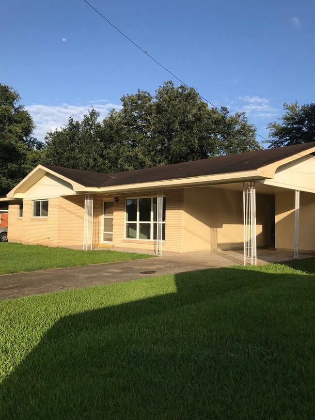 115 Choctaw Rd