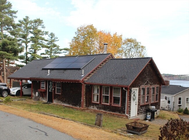 Building Photo - 16 Langlois Pines