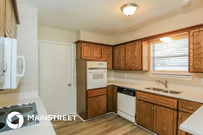 Photo - 3920 Green Hills Ct