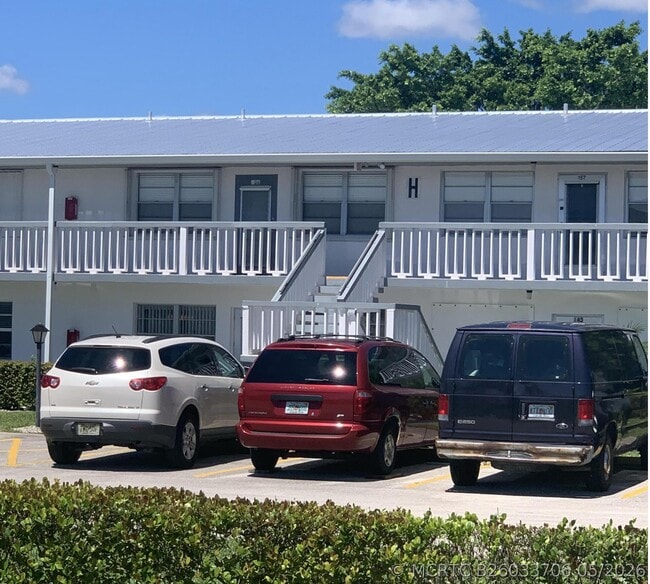 Photo - 146 Somerset Crescent Unit 146