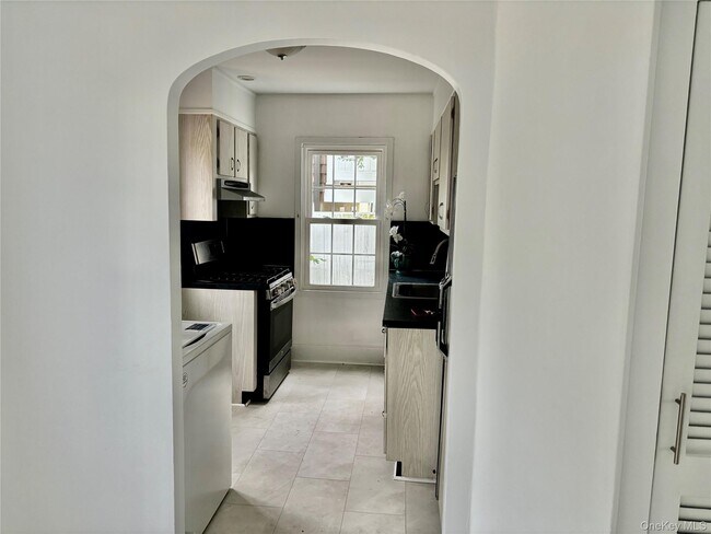 Photo - 76 Clayton Ave