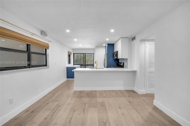 Photo - 3265 Virginia St Unidad 20