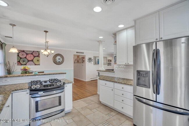 Photo - 559 Dow Ave