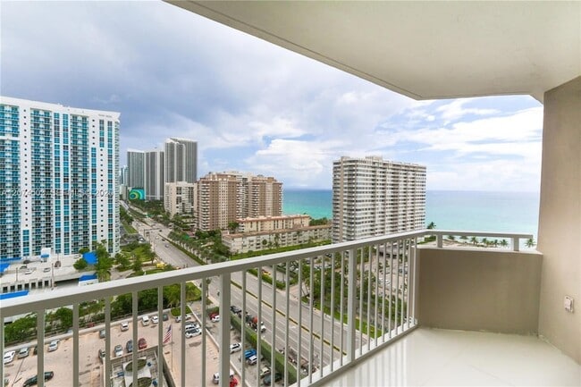 Building Photo - 1985 S Ocean Dr Unit 17K