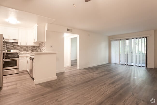 1HAB,1BA-800SF- Sala de estar - Bakman Apartments