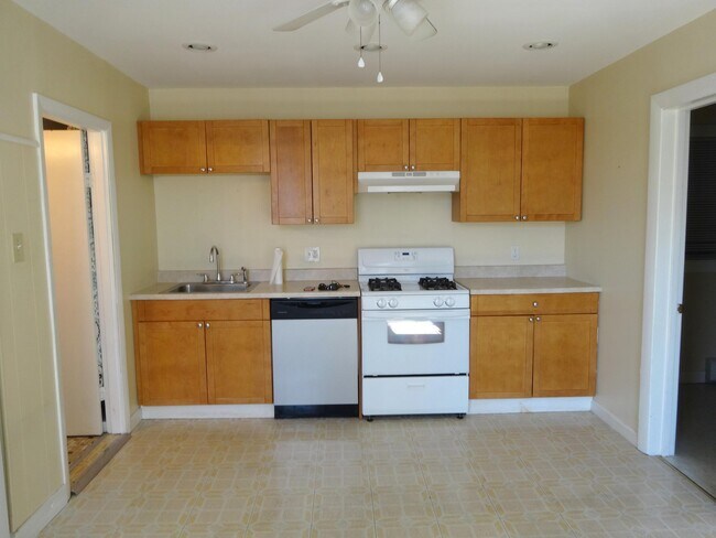 Photo - 22 Vinton St Apartments Unit 3