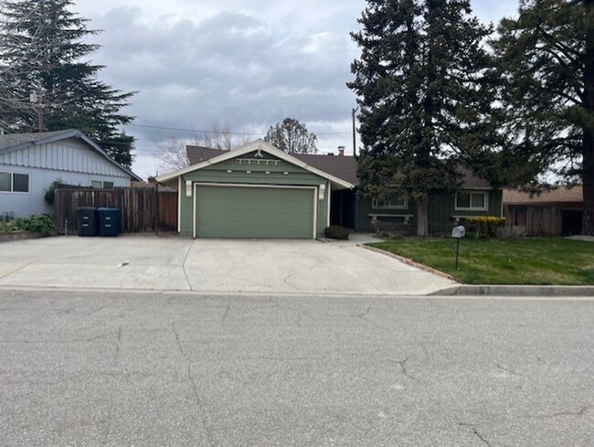 Center of Tehachapi - Center of Tehachapi House