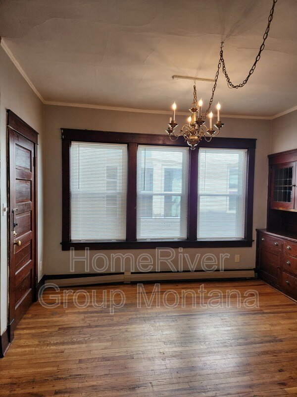 Photo - 538 S 3rd St W