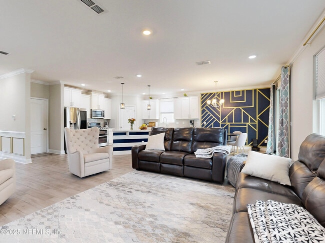 Photo - 210 Thistleton Wy